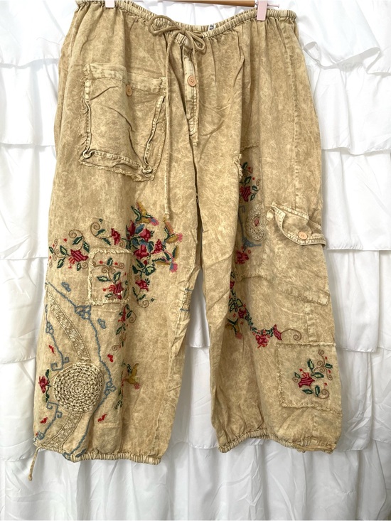 A Rare Bird Pants - NEW never worn - A Rare Bird Boho Wide Leg Embroidered Genie Pants in Beige